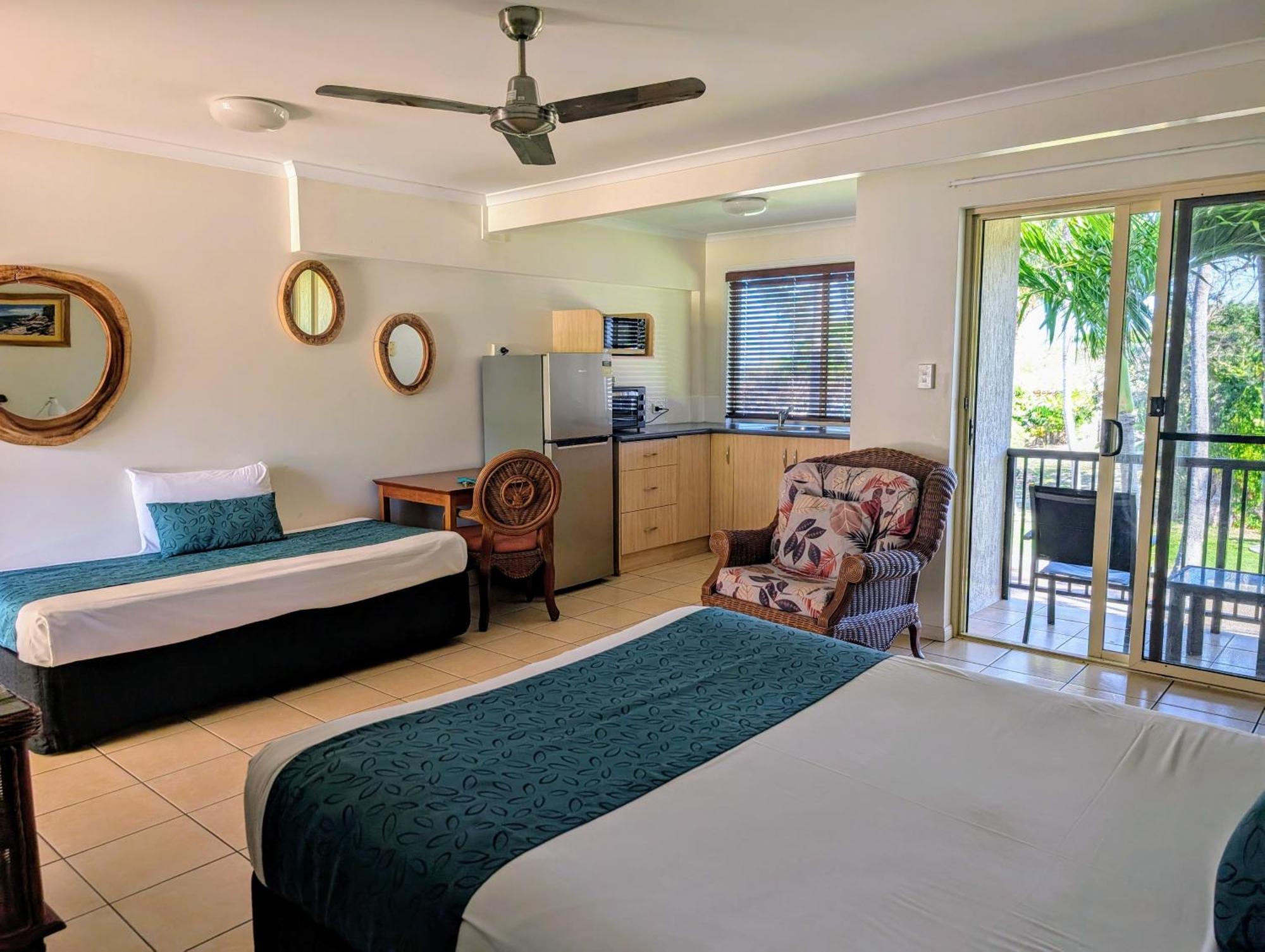 Rose Bay Resort Боуен Екстериор снимка